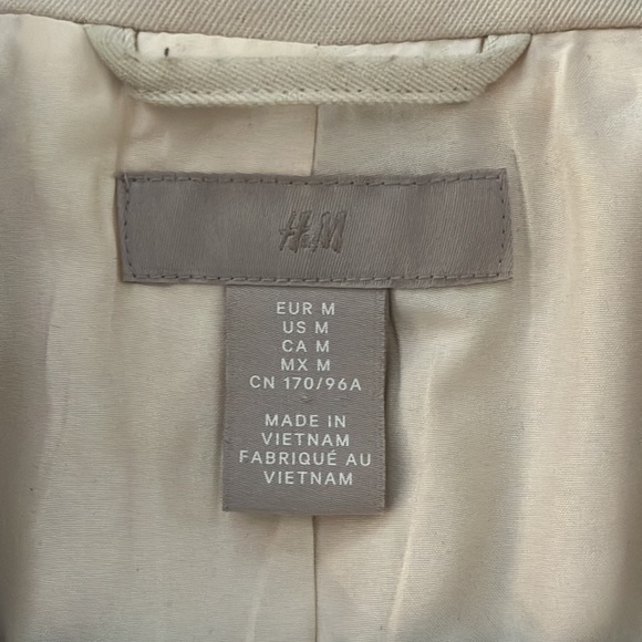 Medium cream color H&M blazer - Picture 2 of 5